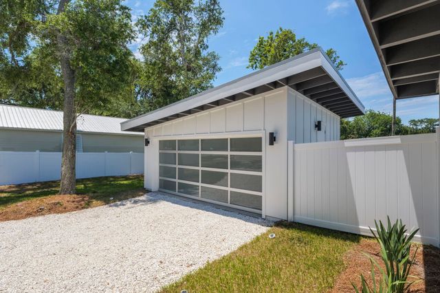 26 Poinciana Cove Rd, St Augustine, FL 32084