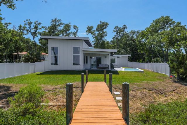 26 Poinciana Cove Rd, St Augustine, FL 32084
