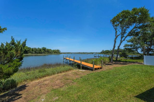 26 Poinciana Cove Rd, St Augustine, FL 32084