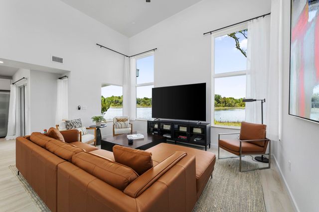 26 Poinciana Cove Rd, St Augustine, FL 32084