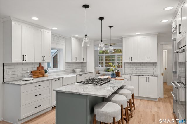 32 Silver Ridge Common, Weston, CT 06883