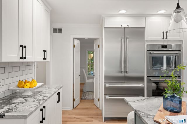 32 Silver Ridge Common, Weston, CT 06883