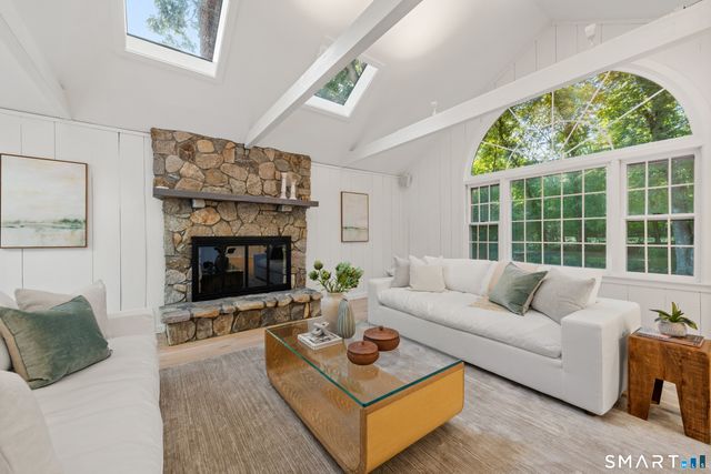 32 Silver Ridge Common, Weston, CT 06883