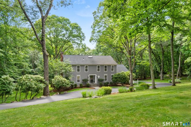 32 Silver Ridge Common, Weston, CT 06883