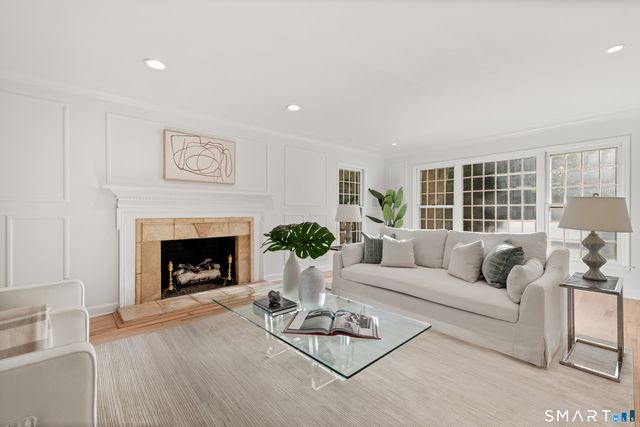 32 Silver Ridge Common, Weston, CT 06883