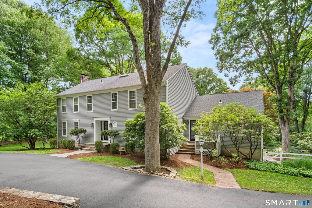 32 Silver Ridge Common, Weston, CT 06883