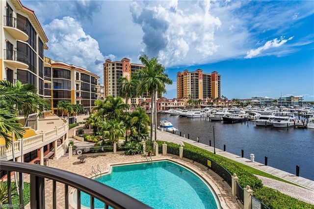 5702 Cape Harbour DR 102, Cape Coral, FL 33914