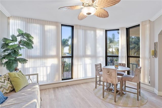 5702 Cape Harbour DR 102, Cape Coral, FL 33914