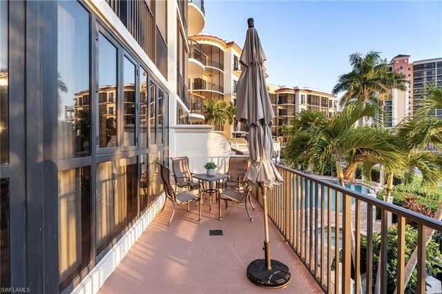 5702 Cape Harbour DR 102, Cape Coral, FL 33914