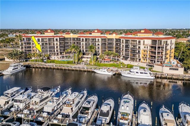 5702 Cape Harbour DR 102, Cape Coral, FL 33914