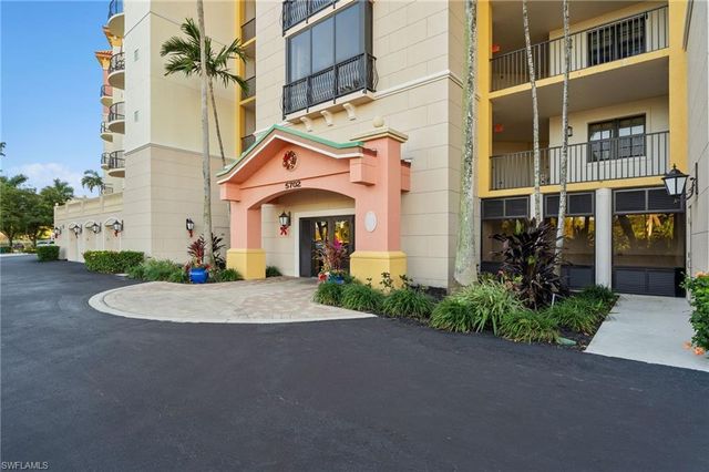 5702 Cape Harbour DR 102, Cape Coral, FL 33914