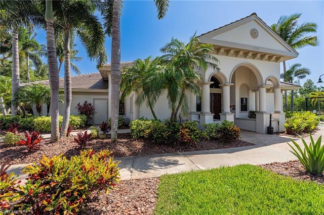 5702 Cape Harbour DR 102, Cape Coral, FL 33914