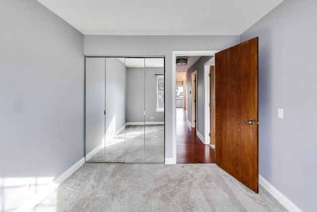 10 Waterbury Lane M2, Schaumburg, IL 60193