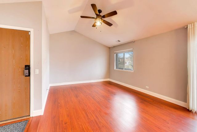 10 Waterbury Lane M2, Schaumburg, IL 60193