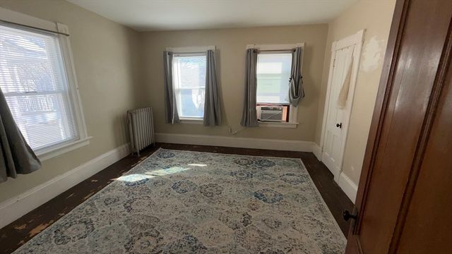 24 Hampden St, West Springfield, MA 01089