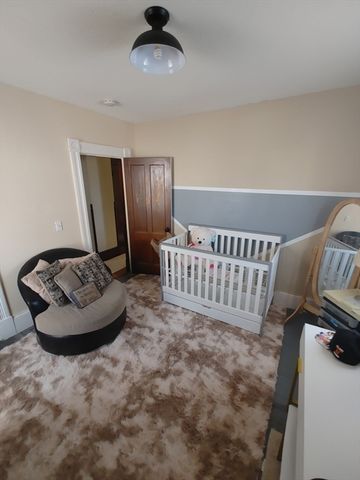 24 Hampden St, West Springfield, MA 01089