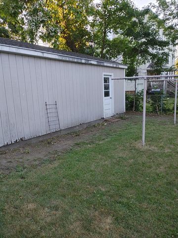 24 Hampden St, West Springfield, MA 01089