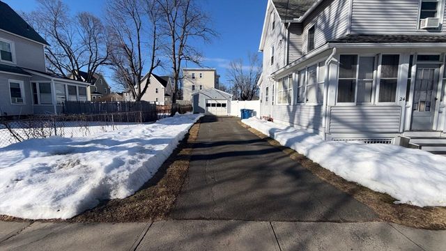 24 Hampden St, West Springfield, MA 01089