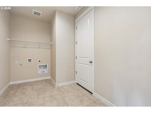 754 Magnolia Ave, Woodburn, OR 97071