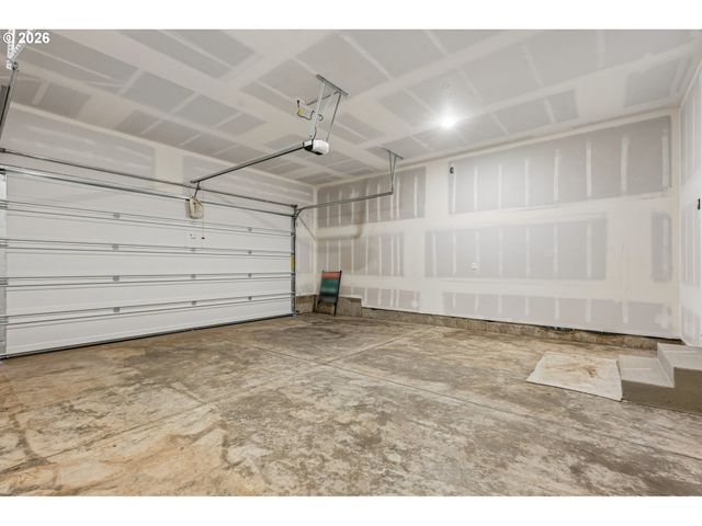 754 Magnolia Ave, Woodburn, OR 97071