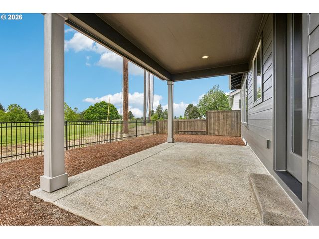 754 Magnolia Ave, Woodburn, OR 97071