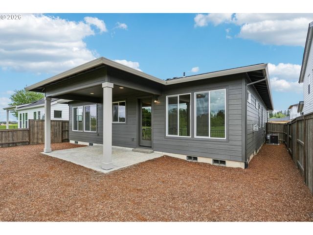 754 Magnolia Ave, Woodburn, OR 97071