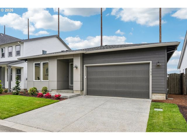 754 Magnolia Ave, Woodburn, OR 97071