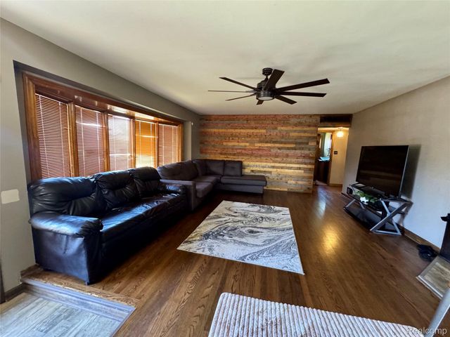 13093 EDISON Street, Southgate, MI 48195