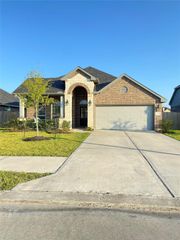 12106 Champions Forest Drive, Mont Belvieu, TX 77535