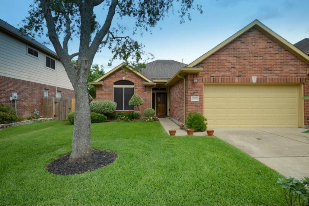 17307 Stratford Green Drive, Sugar Land, TX 77498
