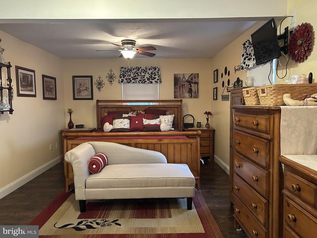 104 SCHOOL HOUSE LN, Brookhaven, PA 19015