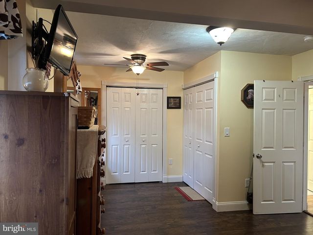 104 SCHOOL HOUSE LN, Brookhaven, PA 19015