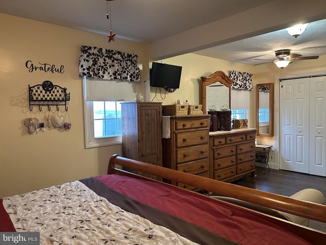 104 SCHOOL HOUSE LN, Brookhaven, PA 19015