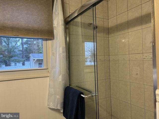 104 SCHOOL HOUSE LN, Brookhaven, PA 19015