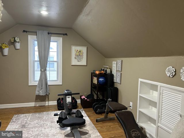 104 SCHOOL HOUSE LN, Brookhaven, PA 19015