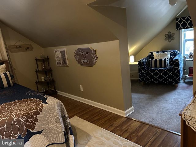 104 SCHOOL HOUSE LN, Brookhaven, PA 19015