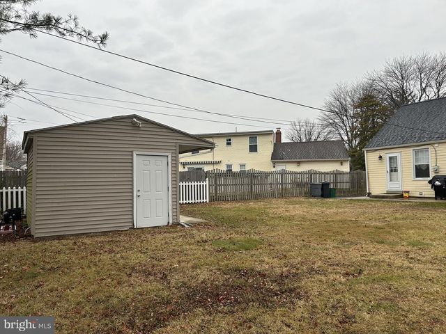 104 SCHOOL HOUSE LN, Brookhaven, PA 19015