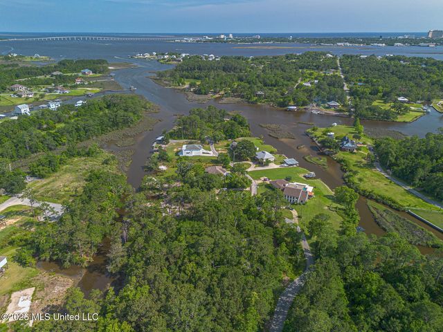 6606 Bridge View Drive, Biloxi, MS 39532