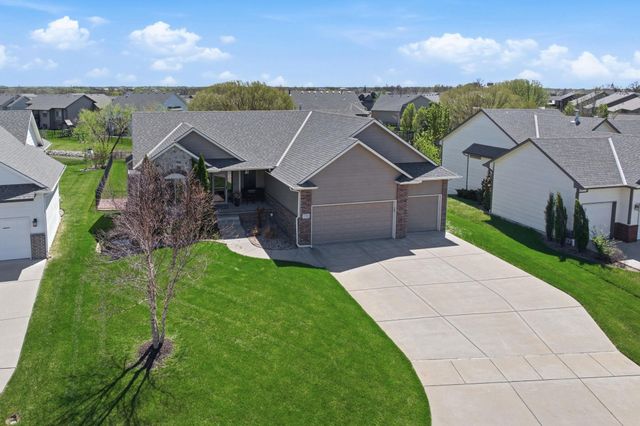 2710 N WOODRIDGE ST, Wichita, KS 67226