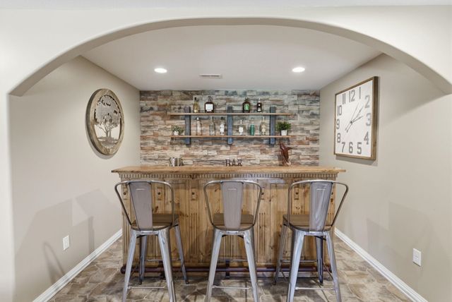 2710 N WOODRIDGE ST, Wichita, KS 67226