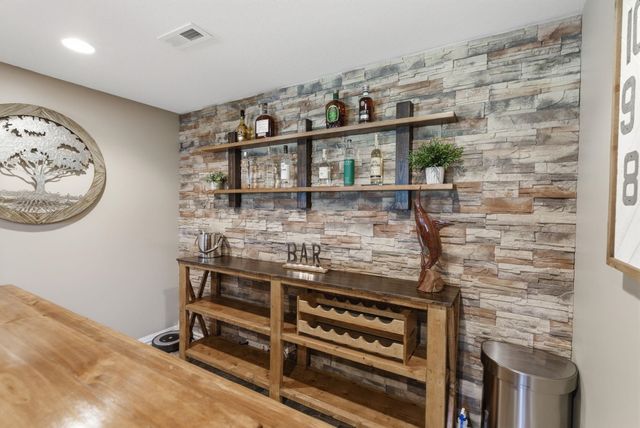 2710 N WOODRIDGE ST, Wichita, KS 67226