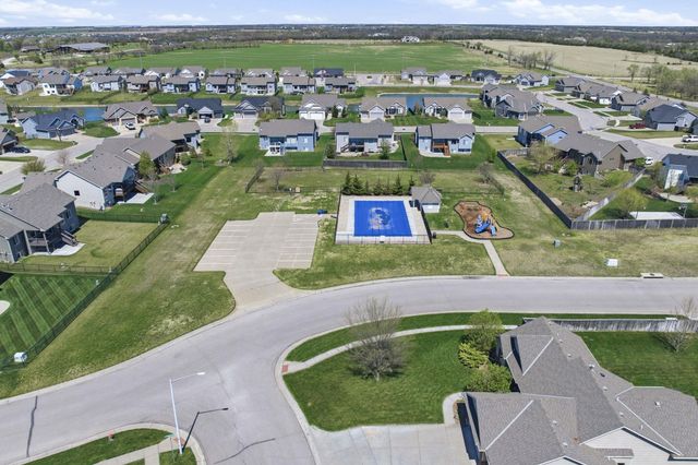 2710 N WOODRIDGE ST, Wichita, KS 67226