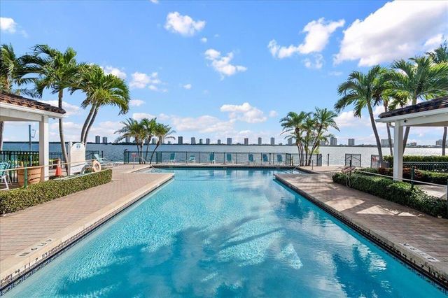 1035 Lake Shore Drive 105, Lake Park, FL 33403