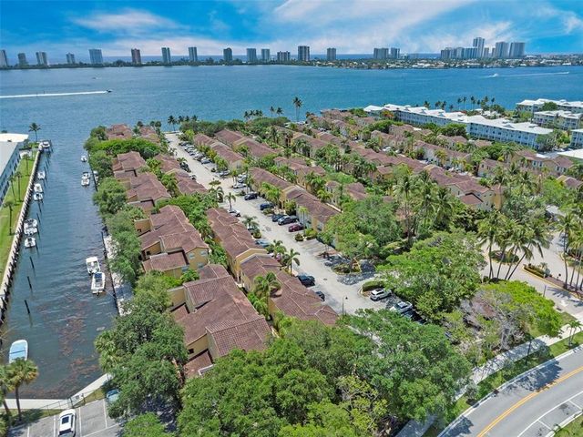 1035 Lake Shore Drive 105, Lake Park, FL 33403