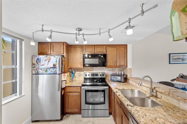 1035 Lake Shore Drive 105, Lake Park, FL 33403