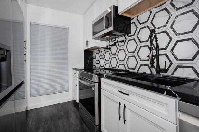 5700 Baltimore Drive 16, La Mesa, CA 91942