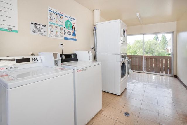 5700 Baltimore Drive 16, La Mesa, CA 91942