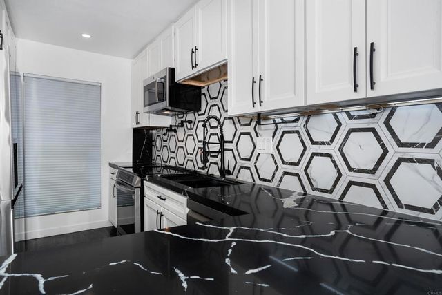 5700 Baltimore Drive 16, La Mesa, CA 91942