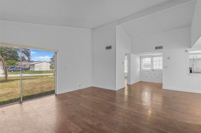 1312 N Quetzal Ct, Homestead, FL 33035
