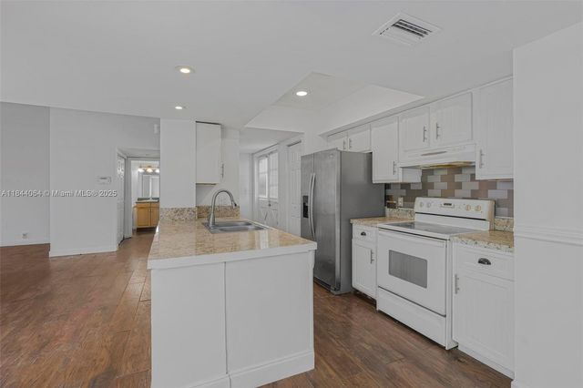 1312 N Quetzal Ct, Homestead, FL 33035